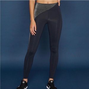 ✅ Koral Black Chase Metallic Leggings Size L